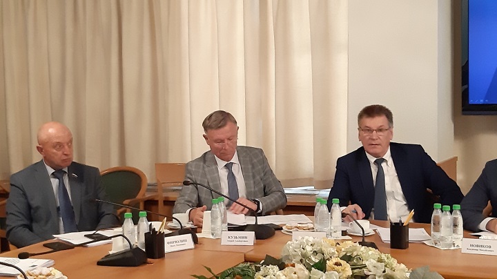 Коткин на Комитете.jpg